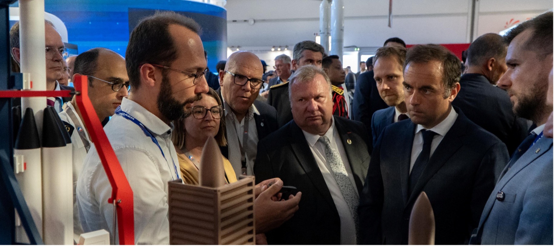 Sébastien Lecornu / Ministre des Armées de la France - Emmanuel Chiva / Délégué général pour l'armement - Bruno Bonnell / Secrétaire général pour l’investissement.